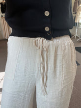 Load image into Gallery viewer, Evelyn Wide Leg Pant

