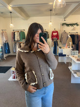 Load image into Gallery viewer, Scallop Trim Cardigan
