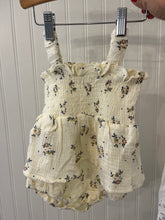 Load image into Gallery viewer, Floral Smocked Baby Romper with Matching Hat
