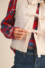 Load image into Gallery viewer, Dainty Quilted Lace Vest - Cream
