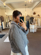 Load image into Gallery viewer, Jules Plaid Jacket
