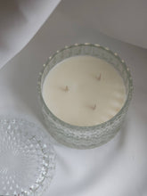 Load image into Gallery viewer, 10.5oz Crystal Glass Soy Candle - Wine Country Scented
