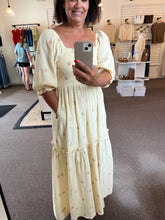 Load image into Gallery viewer, Susie Floral Embroidered Maxi Dress
