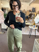Load image into Gallery viewer, Everly Wide Leg Jean
