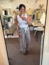 Load image into Gallery viewer, GINGHAM LACE
