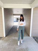 Load image into Gallery viewer, Skipper Knit cropped pants
