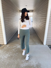 Load image into Gallery viewer, Skipper Knit cropped pants
