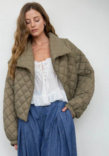 Load image into Gallery viewer, Olivia Quilted Jacket
