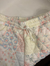 Load image into Gallery viewer, Pastel Floral Quilted Set
