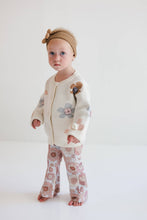 Load image into Gallery viewer, Daisy Bloom Cardigan
