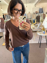 Load image into Gallery viewer, Basic V-Neck Long Sleeve - Brown
