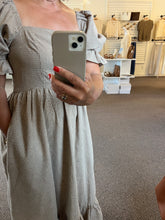 Load image into Gallery viewer, Moxy Midi Dress
