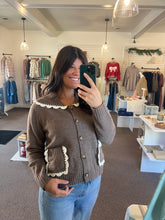 Load image into Gallery viewer, Scallop Trim Cardigan
