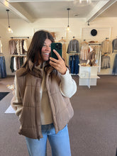 Load image into Gallery viewer, Solid Zip Up Puffer Vest - Cocoa
