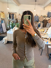 Load image into Gallery viewer, Lindsey Button Down Top
