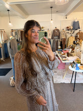 Load image into Gallery viewer, Plaid Smocked Puff Sleeve Top

