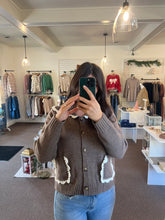 Load image into Gallery viewer, Scallop Trim Cardigan
