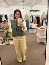 Load image into Gallery viewer, Ditsy Floral Quilt Vest
