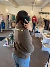 Load image into Gallery viewer, Scallop Trim Cardigan
