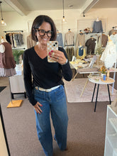 Load image into Gallery viewer, Basic V-Neck Long Sleeve - Black
