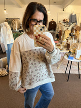 Load image into Gallery viewer, Ditsy Floral Quilted Pullover
