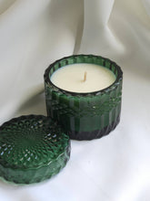 Load image into Gallery viewer, Luxe Candle: Christmas Tree
