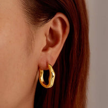Load image into Gallery viewer, Organic Shape Hoop Earring
